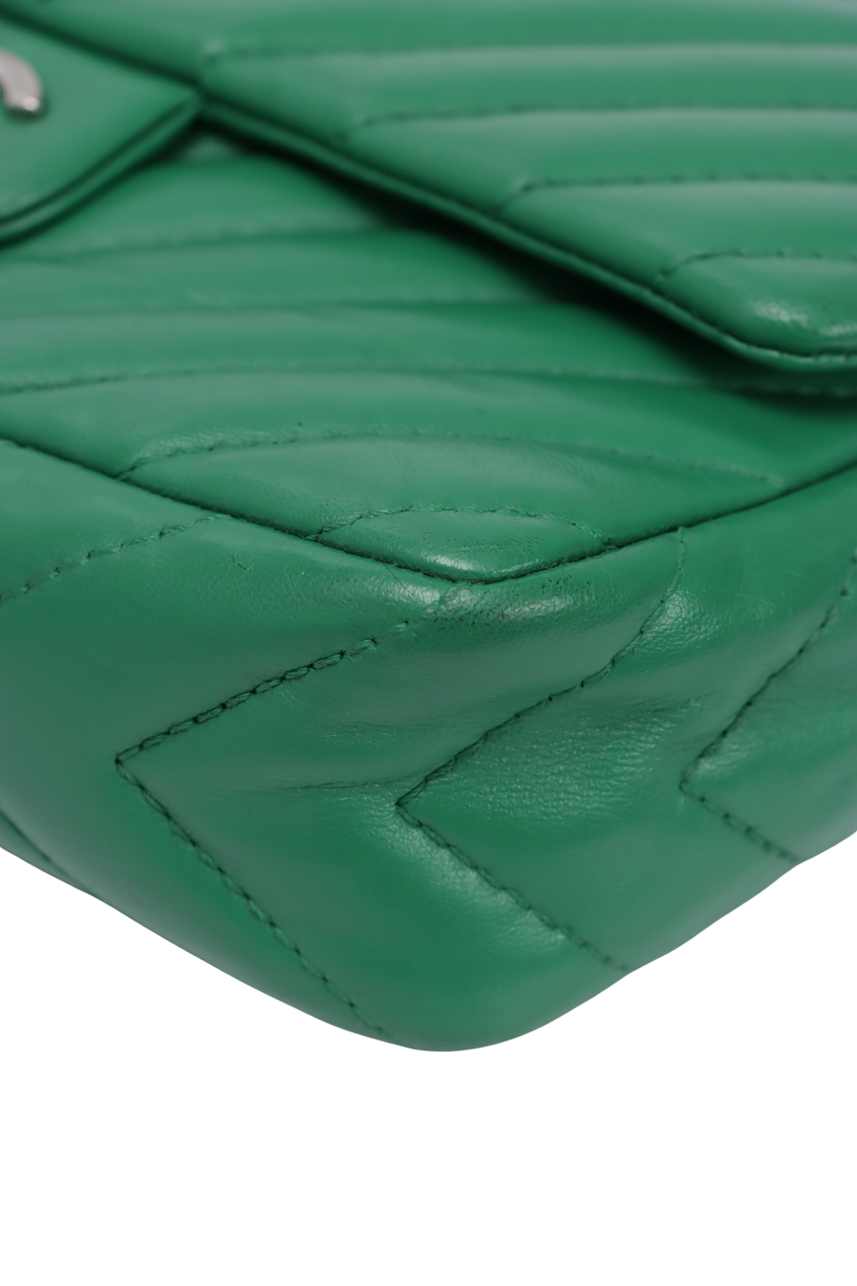 MEDIUM CLASSIC SINGLE FLAP CHEVRON