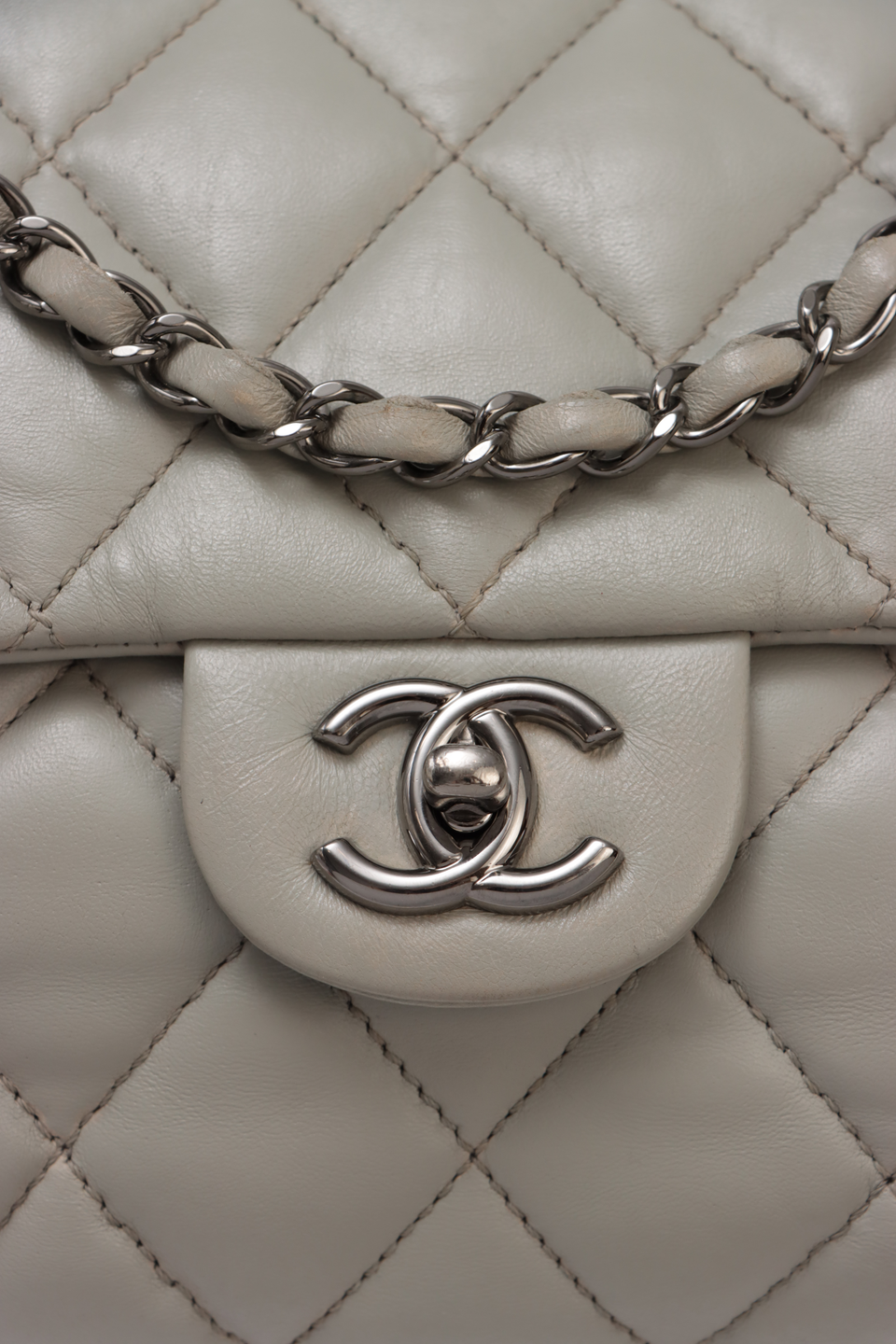 MEDIUM CLASSIC SINGLE FLAP LAMBSKIN