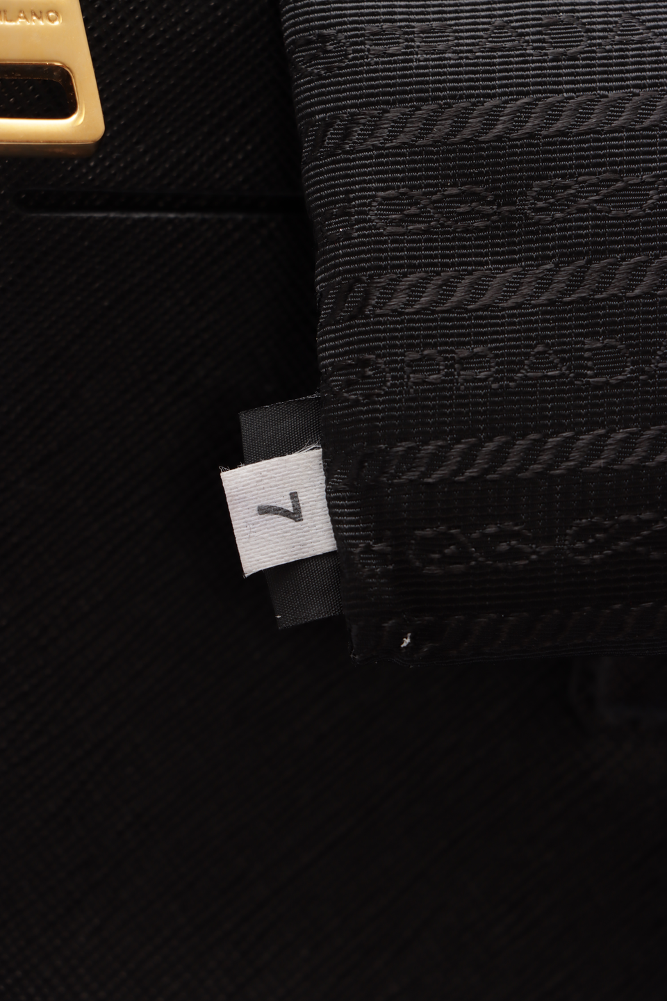 MEDIUM SAFFIANO LUX DOUBLE ZIP GALLERIA