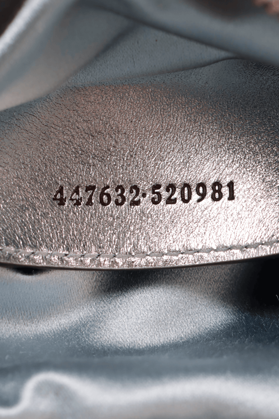 IRIDESCENT GG MARMONT SMALL CHAIN BAG