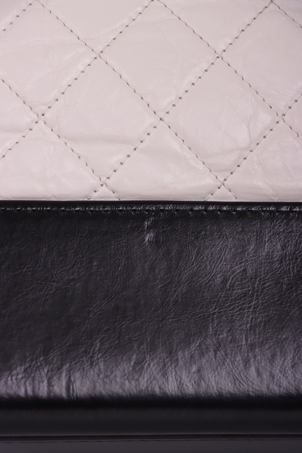 MEDIUM GABRIELLE HOBO