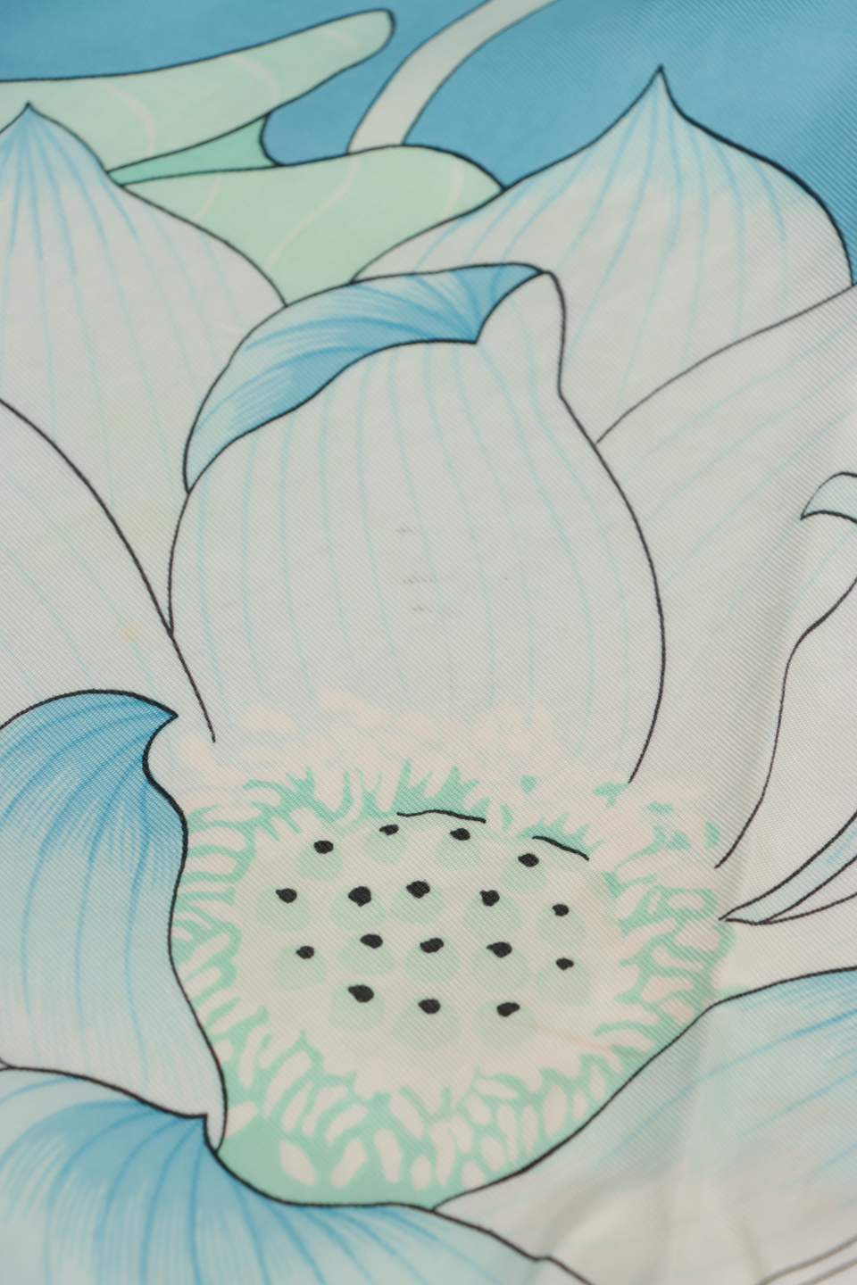 FLEUR DE LOTUS SILK SCARF