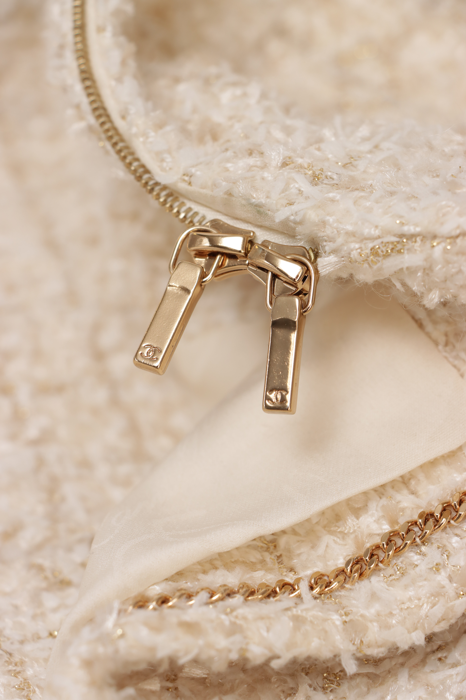 A PARIS-COSMOPOLITE TWEED BLAZER 34