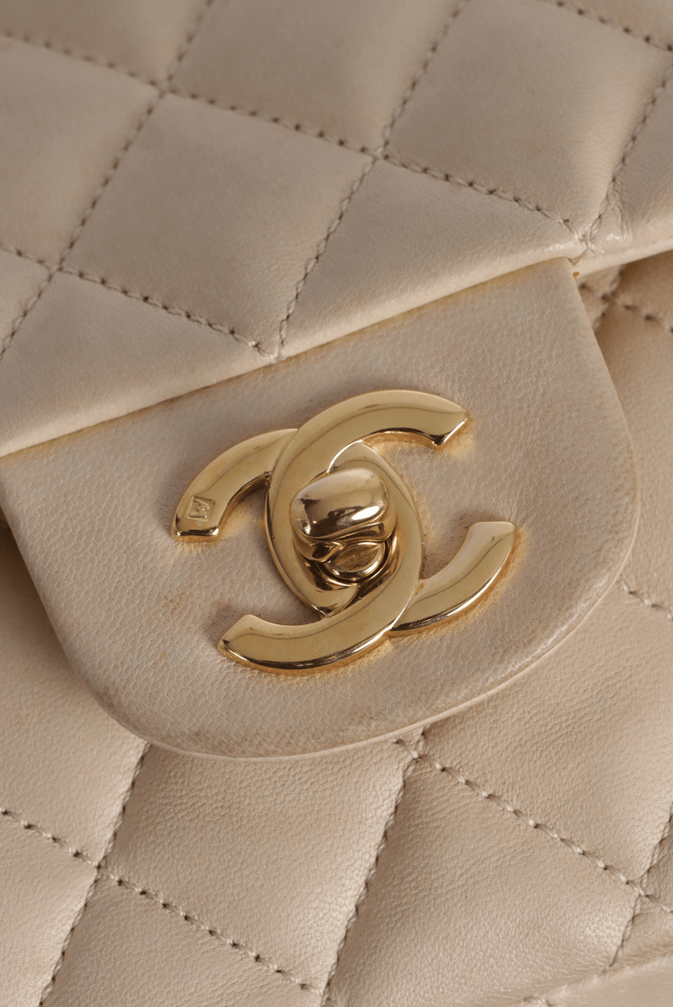 MEDIUM CLASSIC DOUBLE FLAP LAMBSKIN