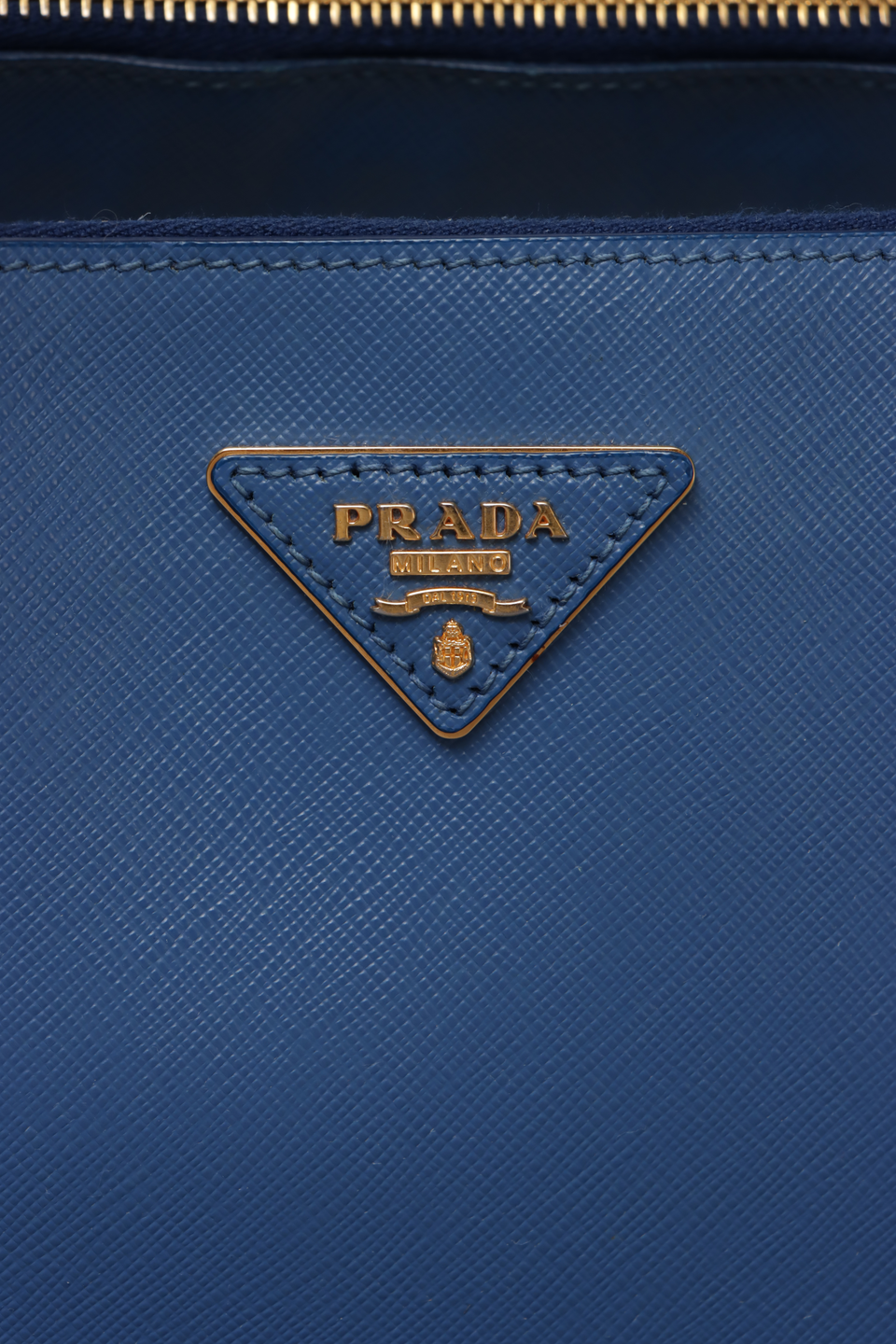 MEDIUM SAFFIANO LUX DOUBLE ZIP GALLERIA