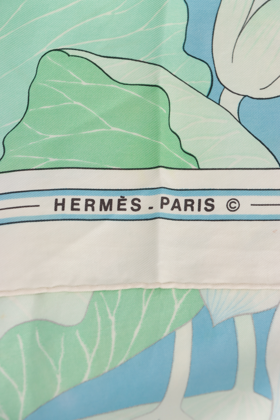 FLEUR DE LOTUS SILK SCARF