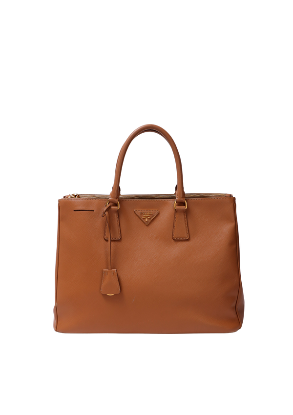 MEDIUM SAFFIANO LUX DOUBLE ZIP GALLERIA