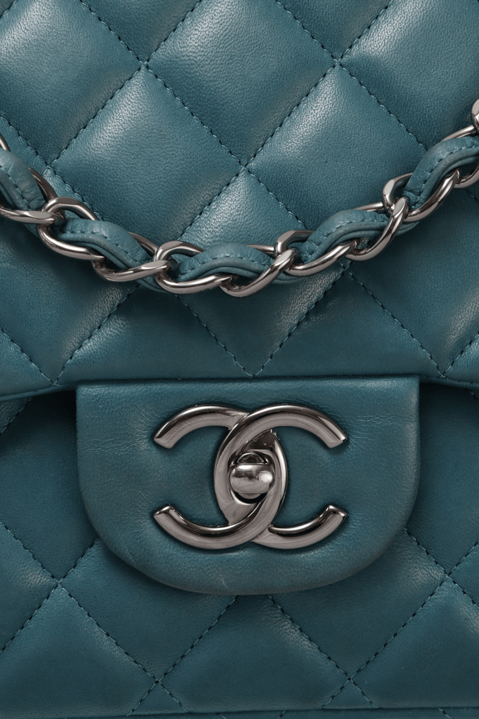 MAXI CLASSIC DOUBLE FLAP LAMBSKIN