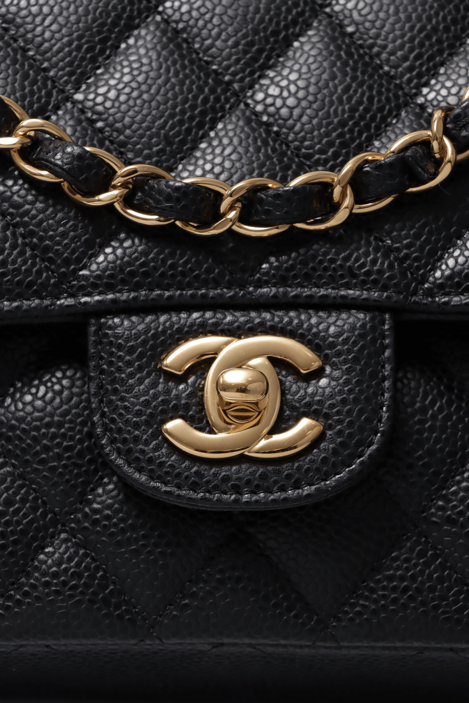 MEDIUM CLASSIC DOUBLE FLAP CAVIAR