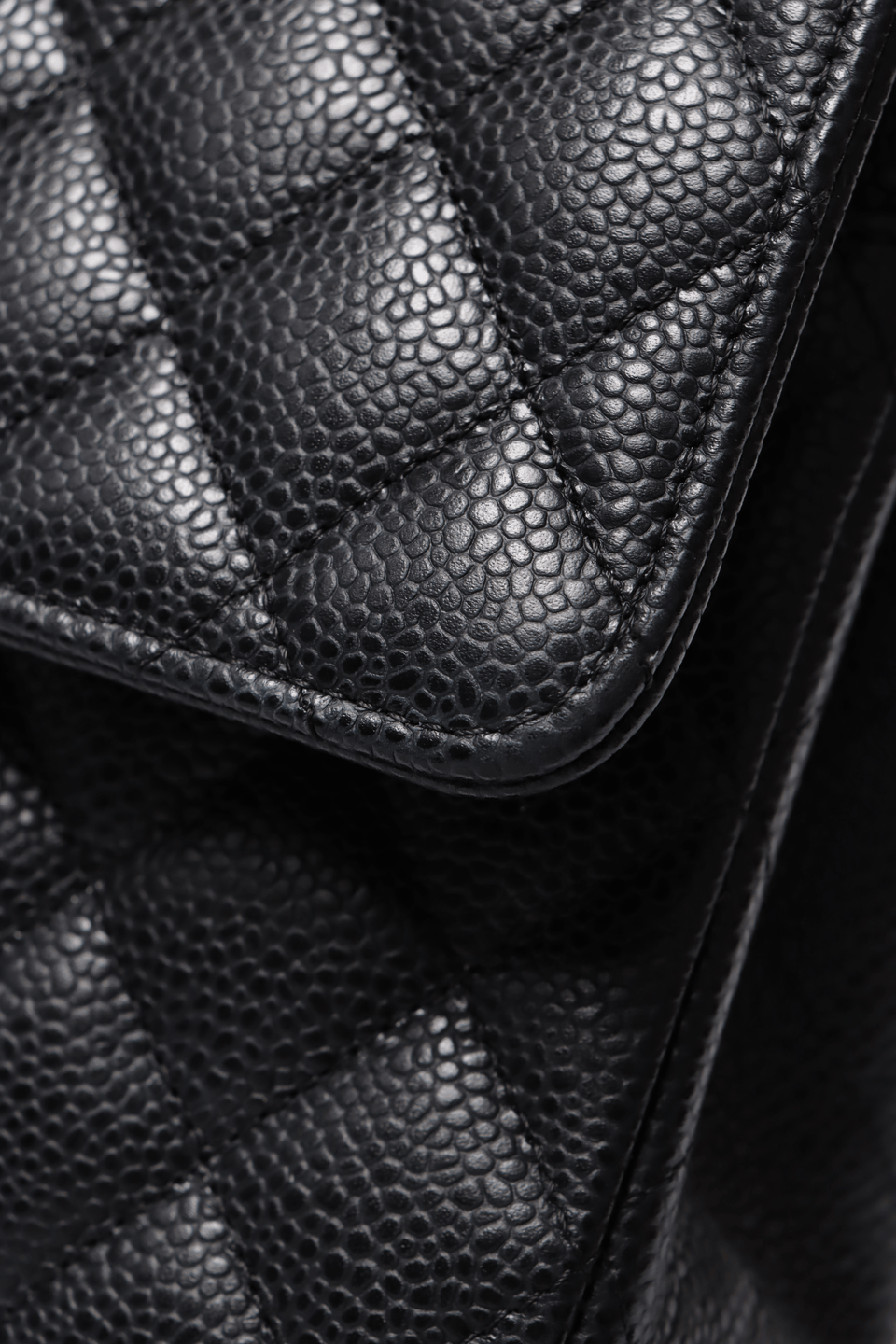 MEDIUM CLASSIC DOUBLE FLAP CAVIAR