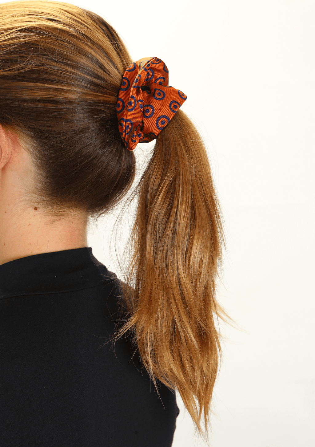 ACESSÓRIO TIE ME UP SILK SCRUNCHIE ESTAMPADO ORIGINAL – Gringa