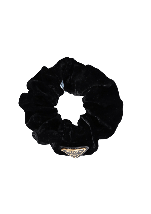 VELVET SCRUNCHIE