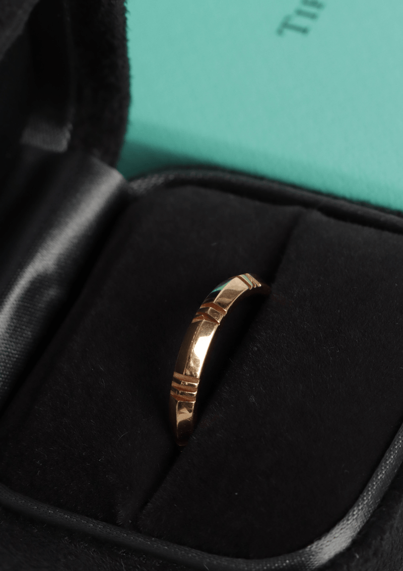 X CLOSED NARROW 18K RING