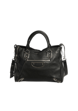 CLASSIC TOWN METALLIC EDGE