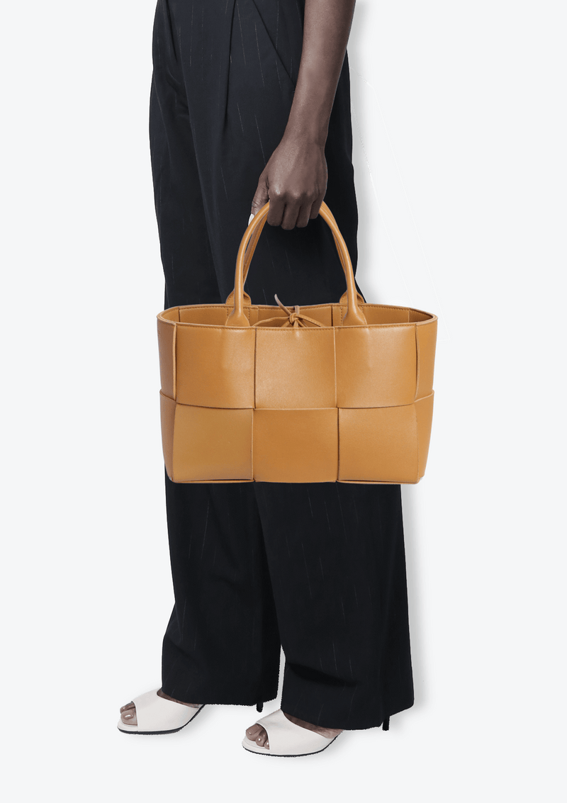 MEDIUM ARCO TOTE BAG