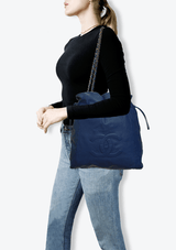 31 DRAWSTRING TOTE