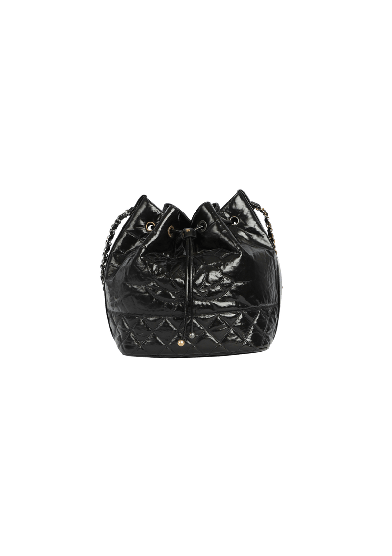 CC DRAWSTRING BUCKET BAG AGED CALFSKIN