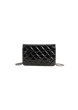 CLASSIC WALLET ON CHAIN PATENT LEATHER