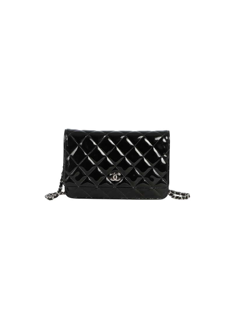 CLASSIC WALLET ON CHAIN PATENT LEATHER