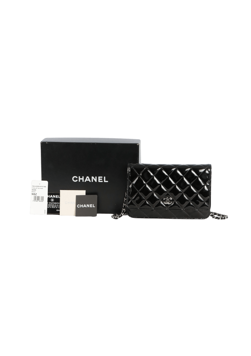 CLASSIC WALLET ON CHAIN PATENT LEATHER