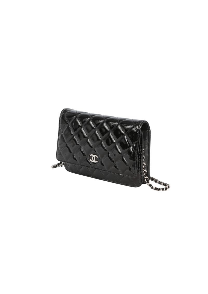 CLASSIC WALLET ON CHAIN PATENT LEATHER