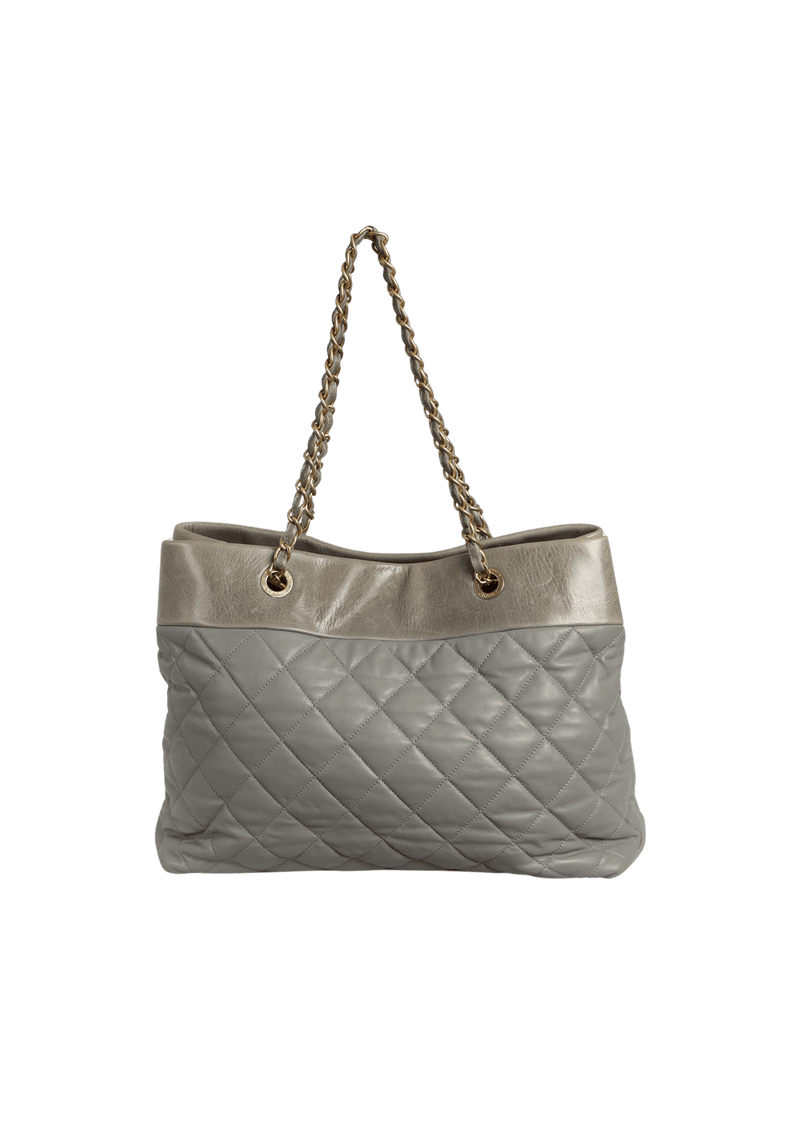 LARGE SOFT ELEGANCE QUILTED TOTE