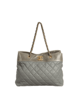 LARGE SOFT ELEGANCE QUILTED TOTE