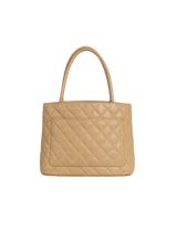 MEDALLION QUILTED TOTE CAVIAR