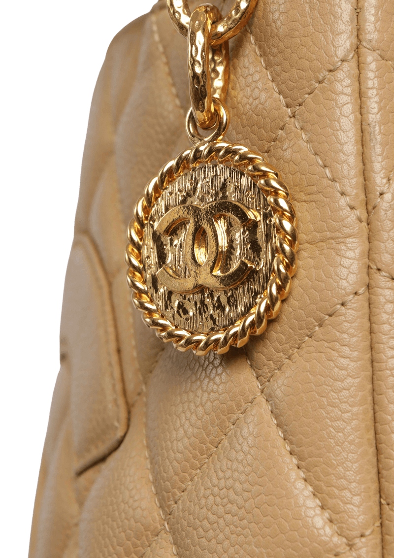 MEDALLION QUILTED TOTE CAVIAR