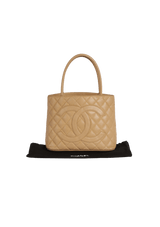 MEDALLION QUILTED TOTE CAVIAR