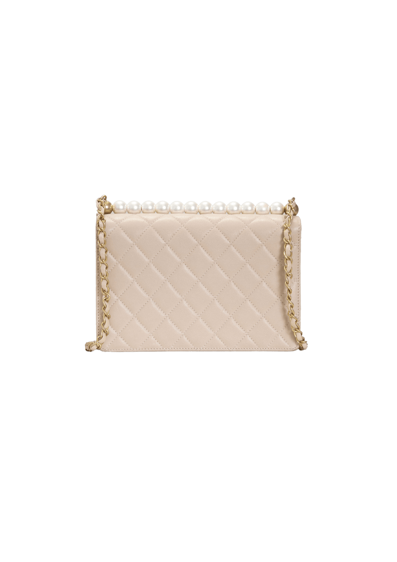 MEDIUM CHIC PEARLS FLAP BAG