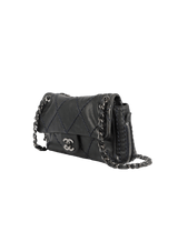 MEDIUM ULTIMATE STICH FLAP BAG