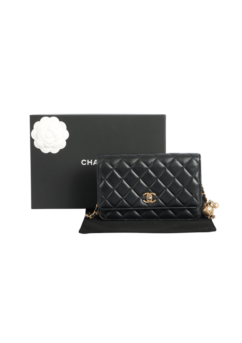 PEARL CRUSH CC WALLET ON CHAIN