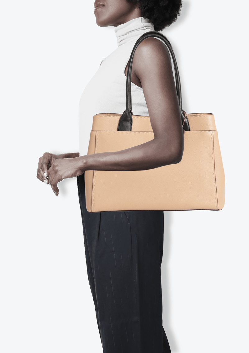 Coach 2025 casey tote