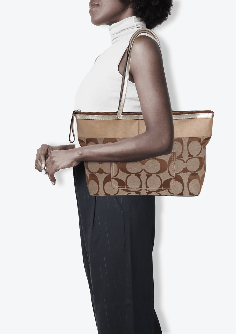 SIGNATURE CANVAS TOTE