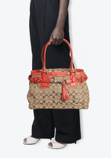 SIGNATURE HAMPTON TOTE