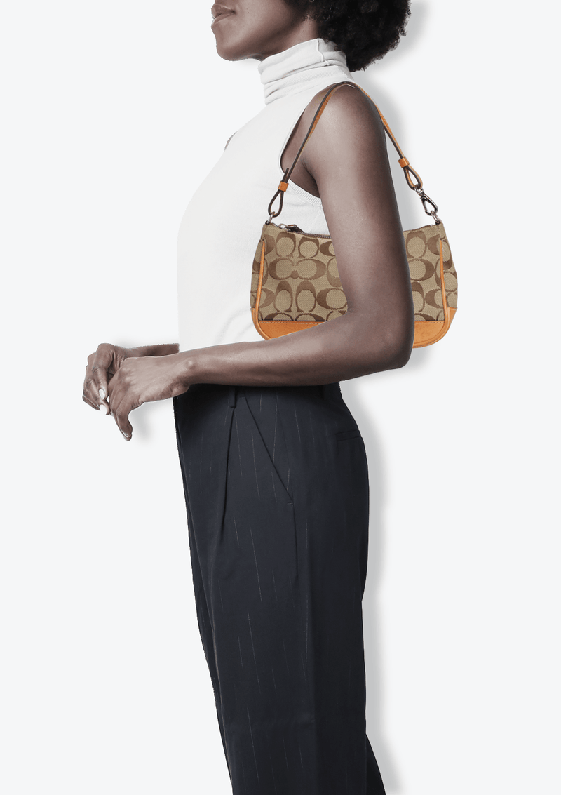 SIGNATURE SHOULDER BAG