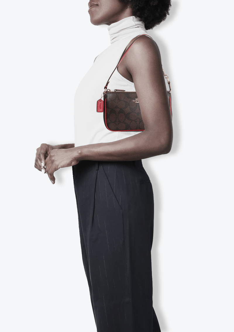 SIGNATURE SHOULDER BAG