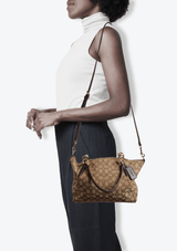 SIGNATURE SMALL KELSEY SATCHEL BAG