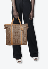 SIGNATURE TOTE BAG