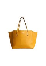 MEDIUM SWING TOTE