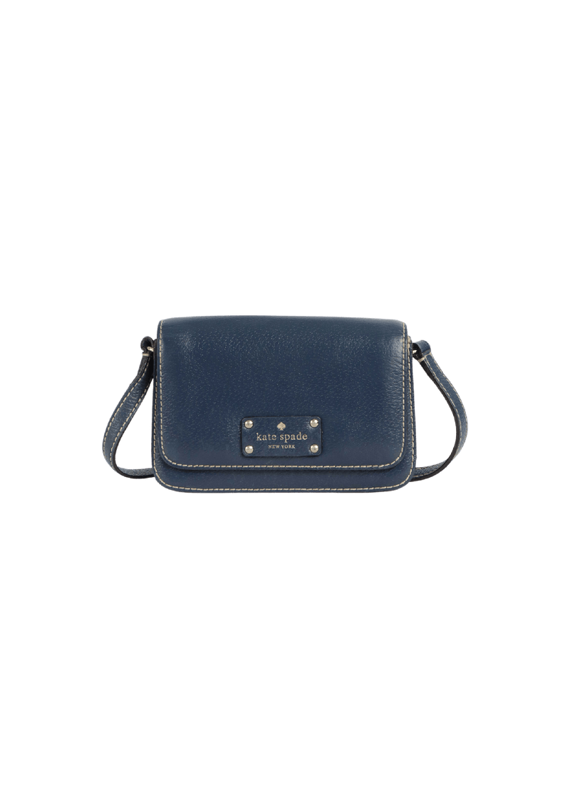 WELLESLEY SMALL FYNN CROSSBODY