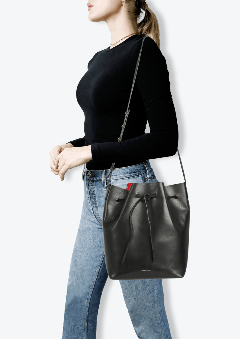 LEATHER BUCKET BAG