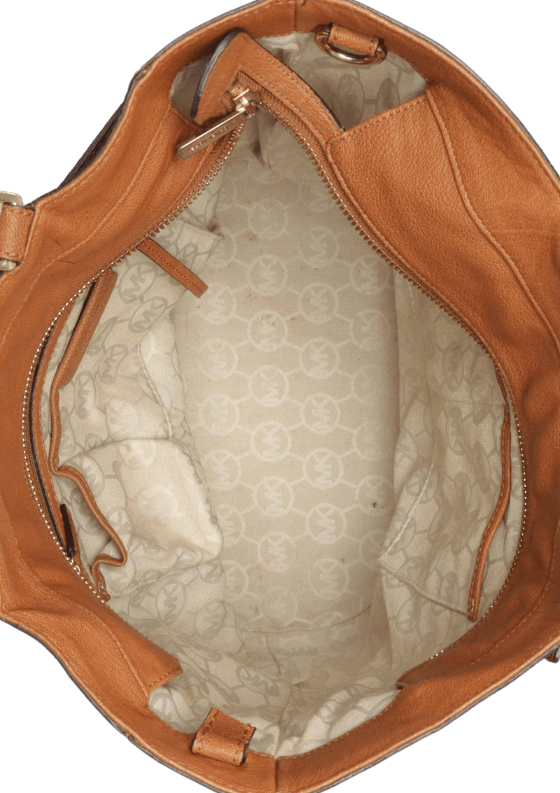 Michael kors top kingsbury bucket bag