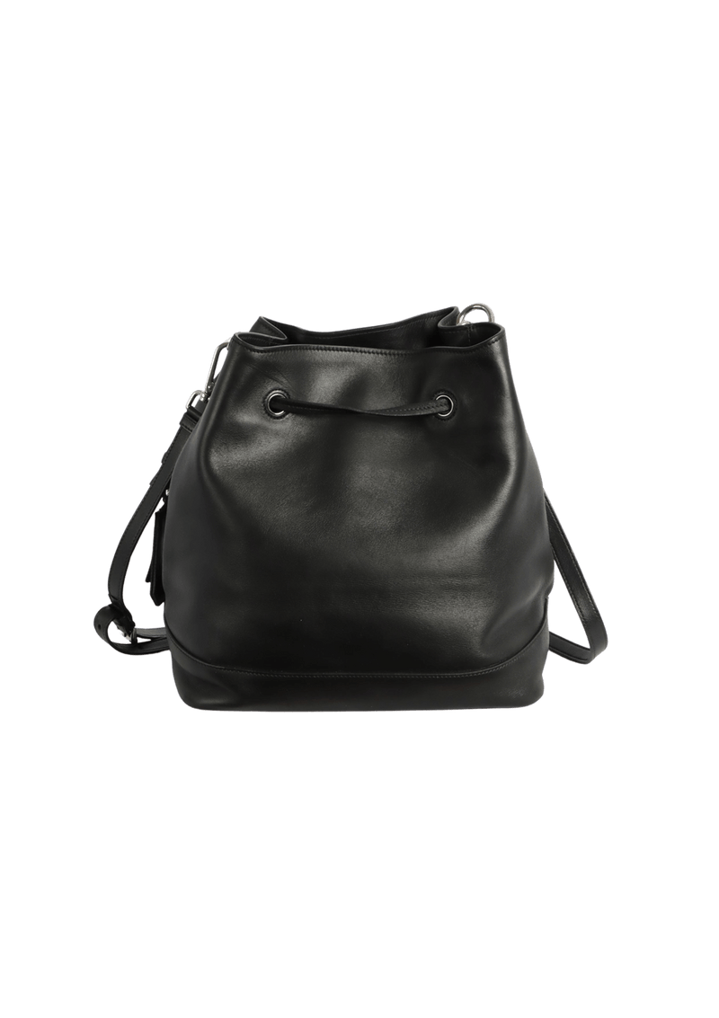 CITY CALF BUCKET BAG