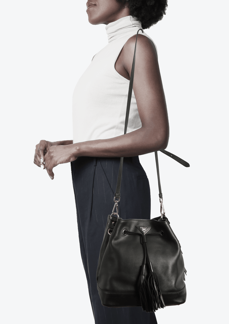 CITY CALF BUCKET BAG