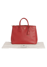 MEDIUM SAFFIANO LUX DOUBLE ZIP GALLERIA