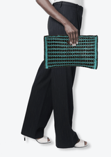 RAFFIA CLUTCH