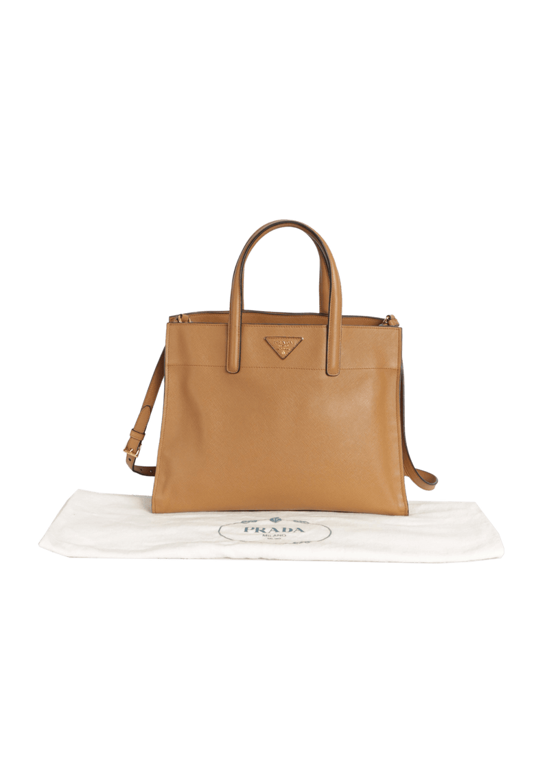 SAFFIANO TRIPLE POCKET TOTE