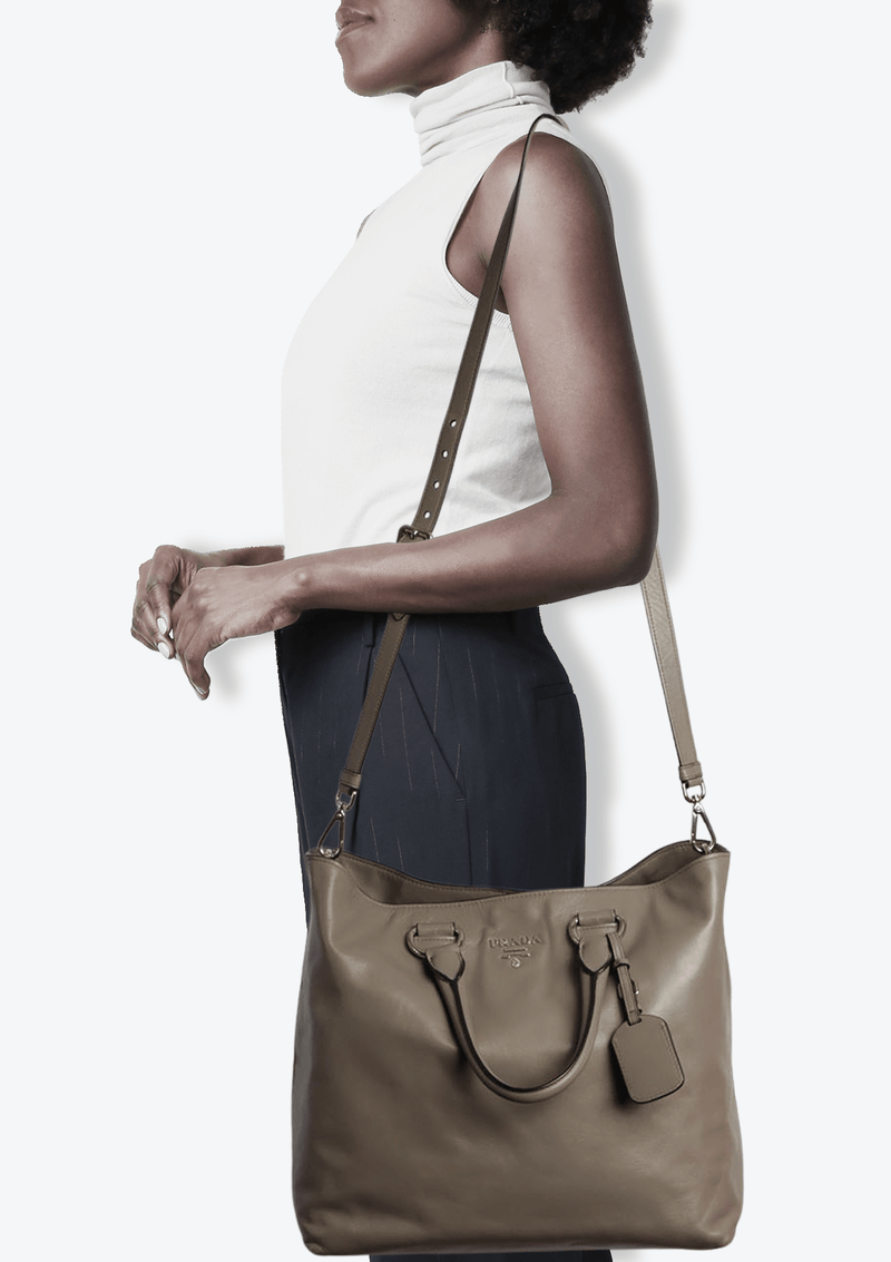 SOFT CALFSKIN TOTE